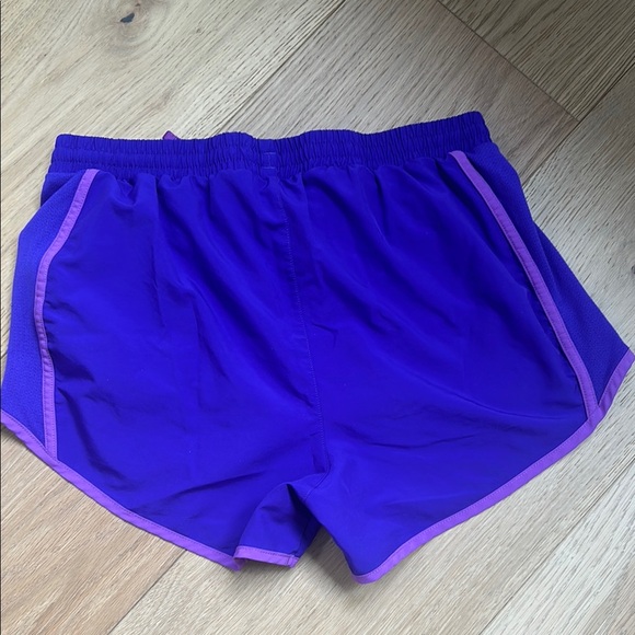 Under Armour Purple Athletic Shorts (Size Medium) - Picture 3 of 3